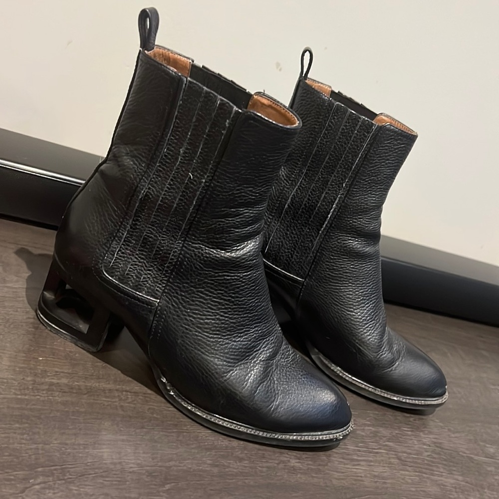Jeffery Campbell botties